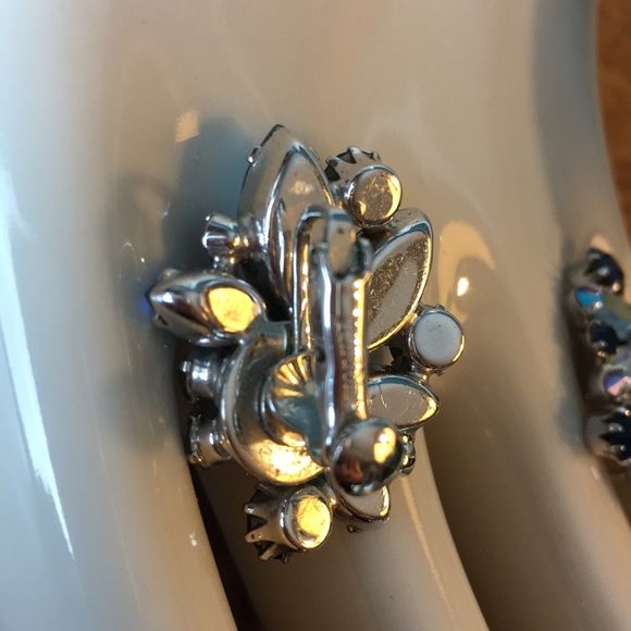 1950's Vendome Clip-On Earrings - Picture 6 of 6